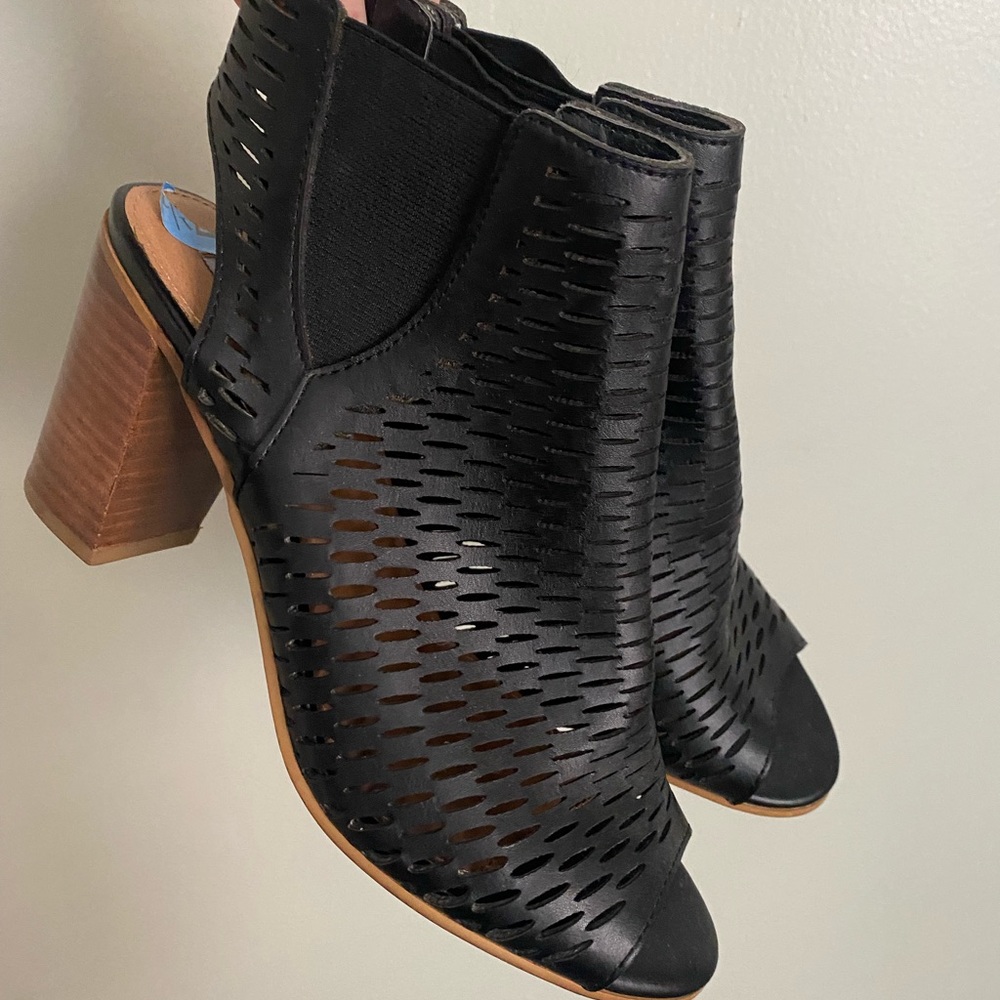 Peep Toe Leather Heel Sandals